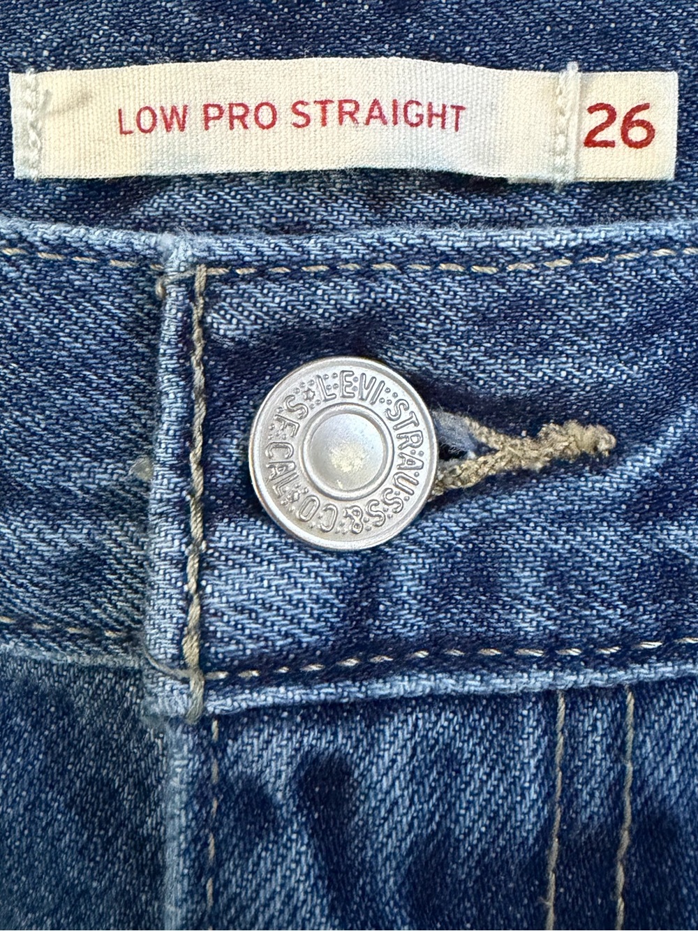 Levi's Women's Distressed Low Pro Straight Jeans Size 26 - Picture 8 of 15